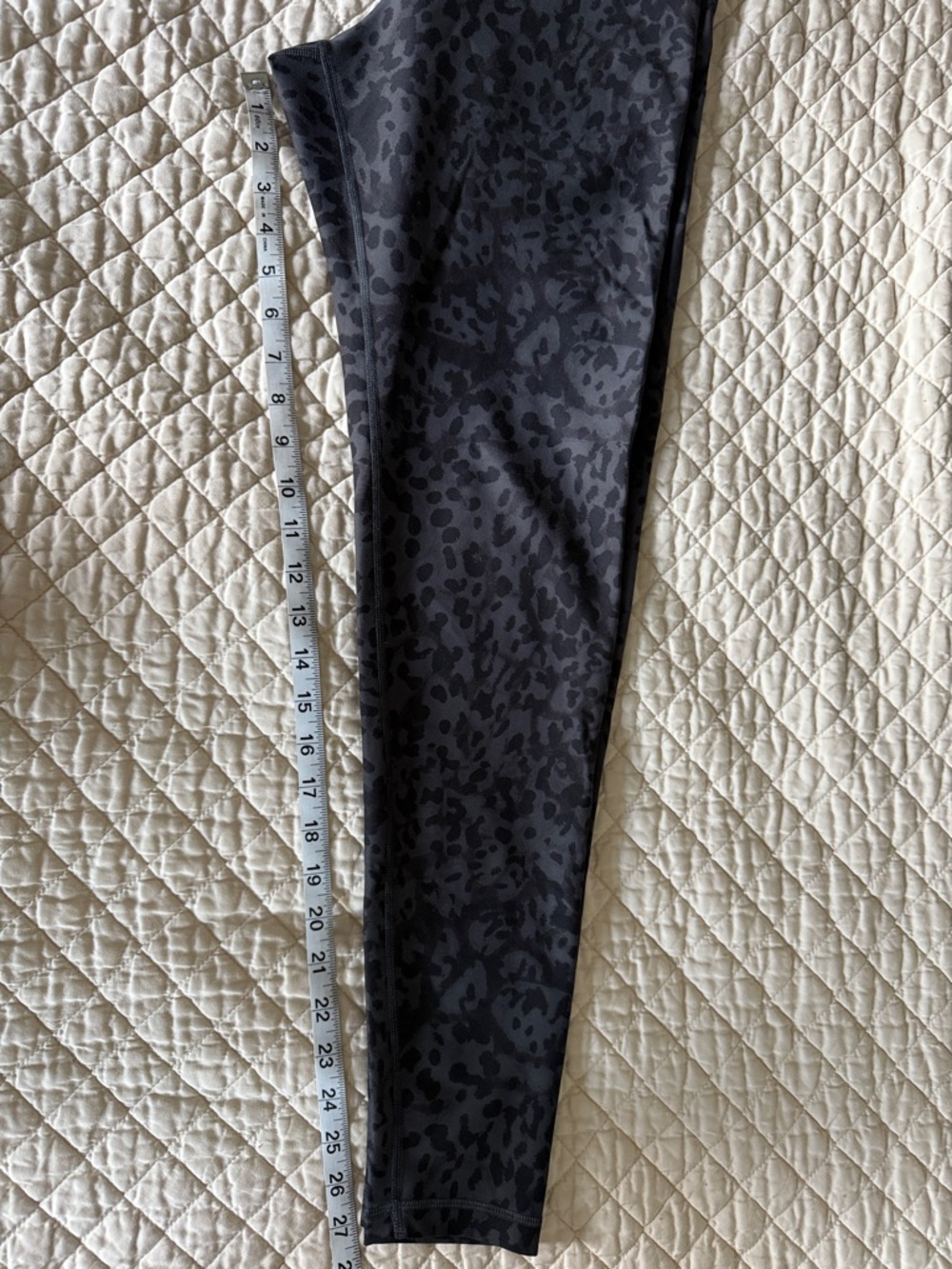 Old Navy Active Black leopard Print Leggings - Picture 4 of 4